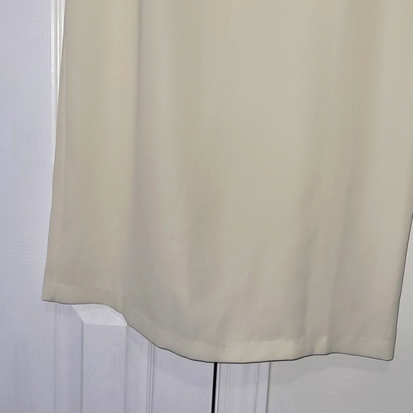 Unlined full length Ivory pencil skirt - Picture 2 of 7